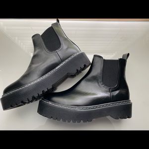 NWOT Platform Chelsea Boots (Doc Martin Style)